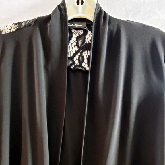 Michelle Lynn Black Swing Shrug (Small) - Picture 3 of 13